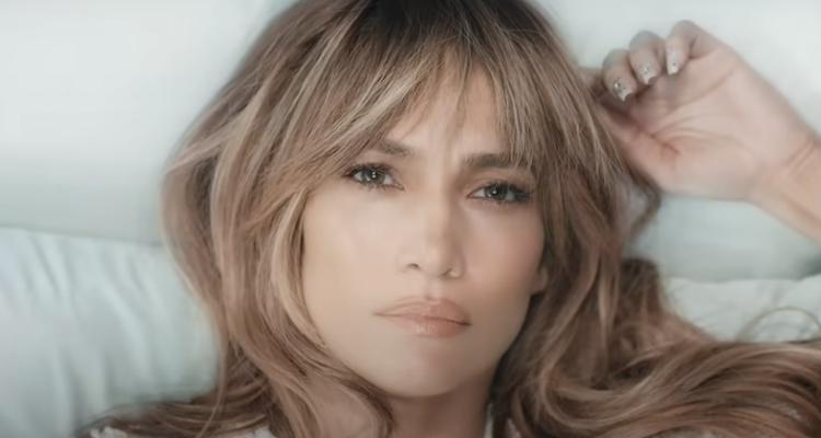 Jennifer Lopez with blonde hair