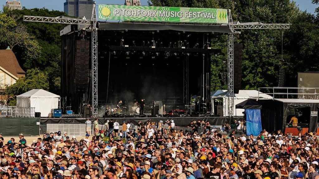 Crowd watches Pitchfork Music Festival performance