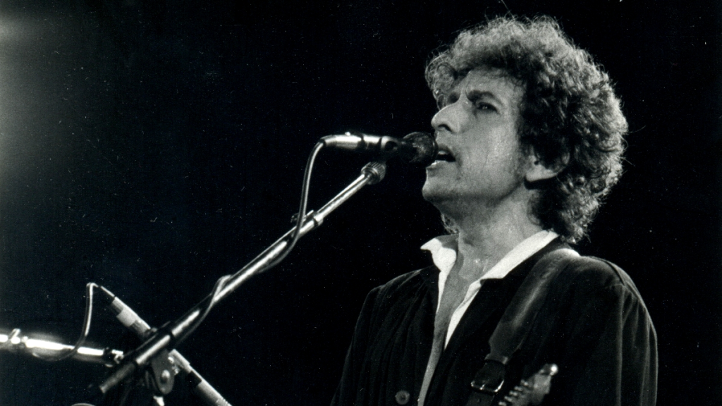 Bob Dylan performing live in 1974